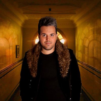 دلم مونده رو دستم